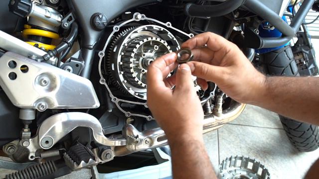 Troca da Campana da Embreagem Super Ténéré 1200! Fim da Vibração em 3000 RPM! Clutch Basket Upgrade смотреть онлайн