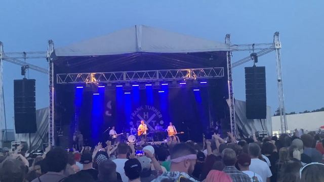 Frank Turner Covering Linoleum by NOFX at Slam Dunk Festival South Sept 5th 2021 смотреть онлайн