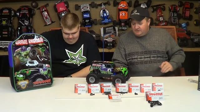 RC MIKE "1/16 GRAVEDIGGER 4X4 BUILD" PT 2 смотреть онлайн