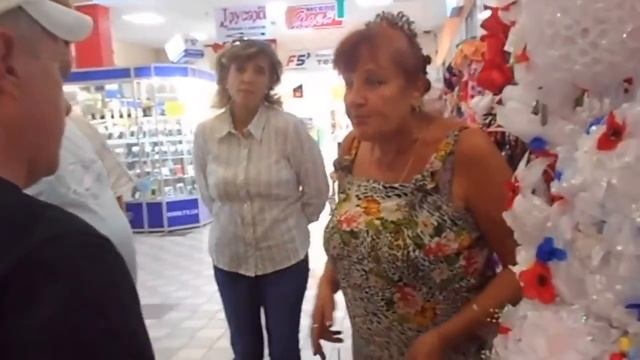 Одесса: Цвет банта ему не нравится! А по рылу?! смотреть онлайн
