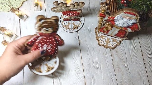 Вышитые ёлочные игрушки и фигурки 2021/Моя коллекция/#вышивка #вышивкакрестом #вышивкабисером смотреть онлайн