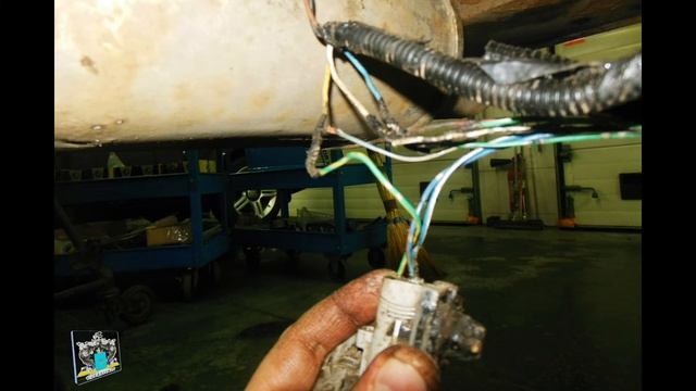 Ремонт проводки задних фонарей - Toyota Land Cruiser 80 смотреть онлайн