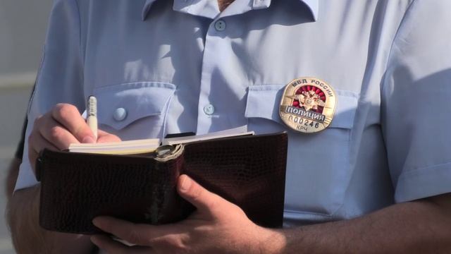 В КЧР общественники и журналисты провели один день с участковым уполномоченным полиции смотреть онлайн