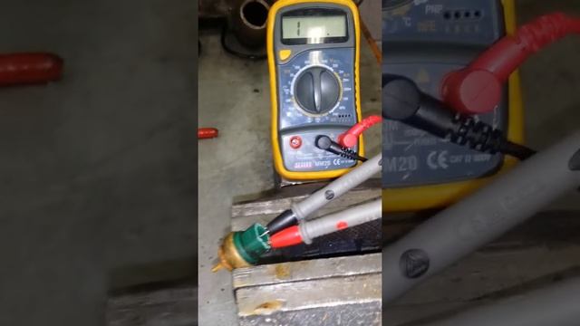 How to test a Audi coolant temperature sensor смотреть онлайн