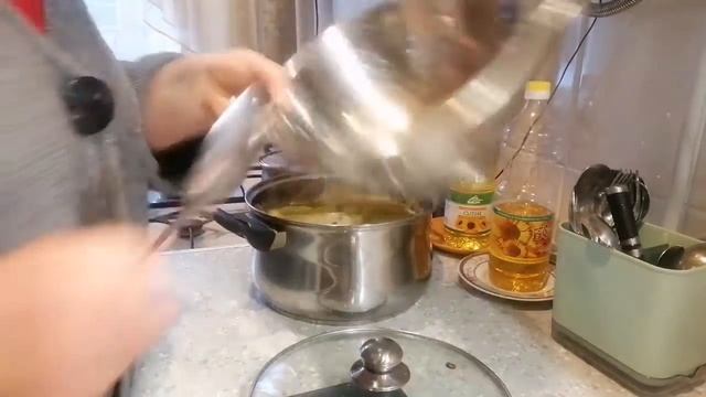 Шью кухонные полотенца, готовлю винегрет !