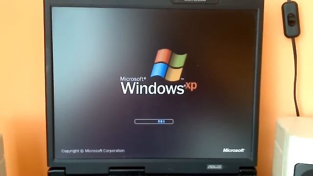 Windows XP startup on SSD disk смотреть онлайн
