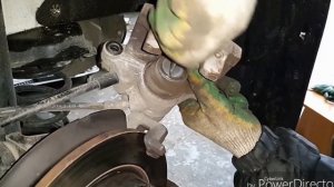 Замена колодок задних дисковых тормозов.