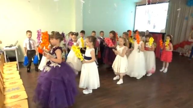 Танец с атрибутами смотреть онлайн