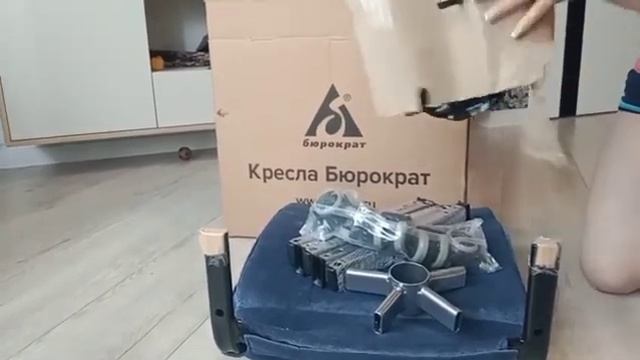 Распаковка — Кресло офисное Бюрократ CH-330M/LT-27 смотреть онлайн