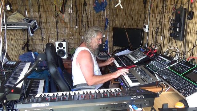 ORACKLE 44 Korg Minilogue Roland jdxa jdxi fa 06 mc 808 tr8 korg kaoss mini смотреть онлайн