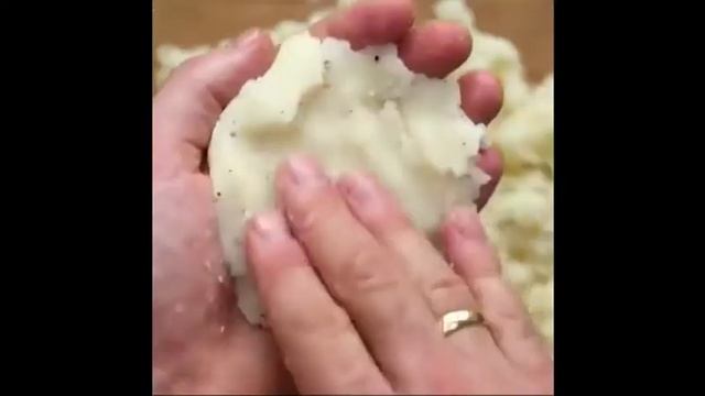 Картофельный бомбочки с мясом смотреть онлайн