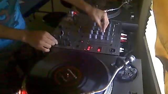 Bull Dog From "Up" Mix [House Tenminmix] ... DJ Gadabout смотреть онлайн