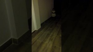 Девочка не хочет одивать памперс говорит что она взрослая!