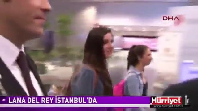 Lana Del Rey - Arriving at TAV Istanbul Ataturk airport, Turkey 19092013 смотреть онлайн