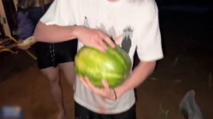 ХОЗЯЕВА СОШЛИ С УМА  ПОСЛЕ СТРИМА НА РЕЧКЕ | КОРЕШ #кореш #твич #хозяева #парадеевич