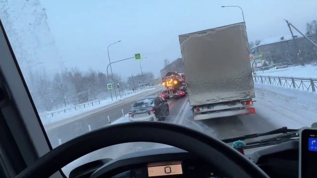 До Нижнего Новгорода новой для себя дорогой Дальнобойщик смотреть онлайн