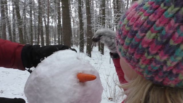 Собака съела нос снеговика??? Лепим снежную бабу, а Джек рассел терьер охотится за носом-морковкой смотреть онлайн