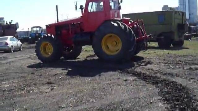 Трактор Т4 на колесах