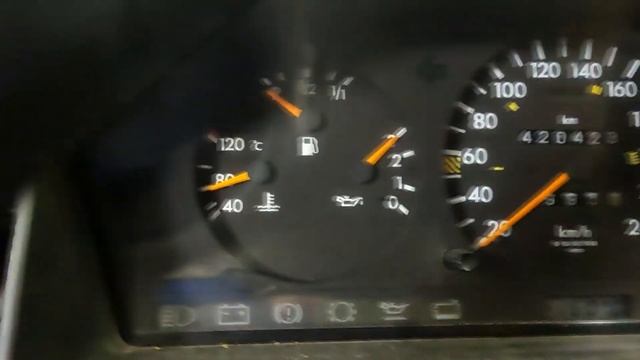 Глючит указатель температуры на Mercedes Benz W124 смотреть онлайн