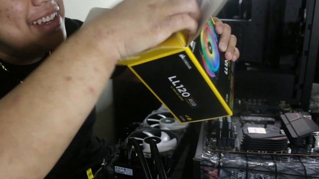 Building My $2000 CORSAIR GAMING PC! (Ryzen 7 5800X & 6900 XT) смотреть онлайн