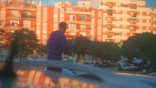 MORAD - ALGO MUY RARO [VIDEO OFICIAL] смотреть онлайн