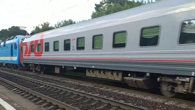 Электровоз ЭП1М-532 с поездом №125 Новороссийск - Москва смотреть онлайн