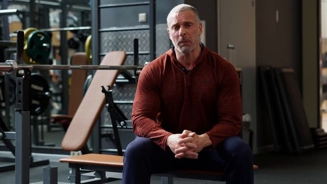 Тренировка новичка в тренажерном зале. Стаж 3-6 месяцев. смотреть онлайн