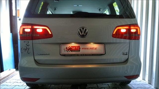 VW Touran, MY2012 - rear DRL lights activation - vključitev zadnjih dnevnih luči смотреть онлайн
