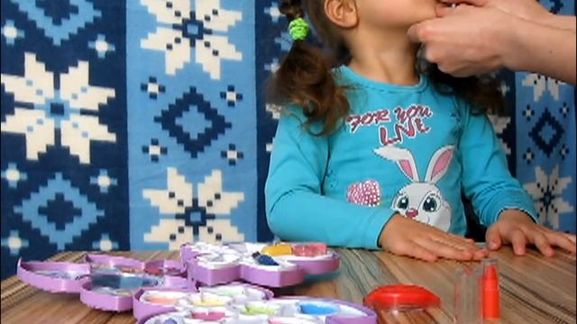 Макияж Эльзы из Холодное сердце Детская косметика Подарки на Новый год смотреть онлайн