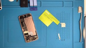 Замена батареи iPhone se 2016