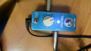 Mooer Pitch box on bass.Test drive @ THE LAB