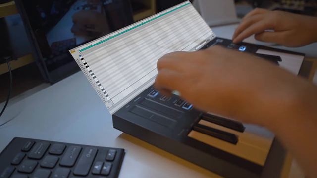 Faint - Linkin Park - （Launchkey Live Looping Cover） смотреть онлайн