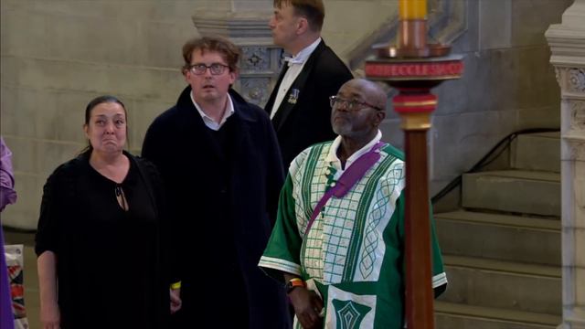 London's First Mourners Pay Their Respects to the Queen смотреть онлайн