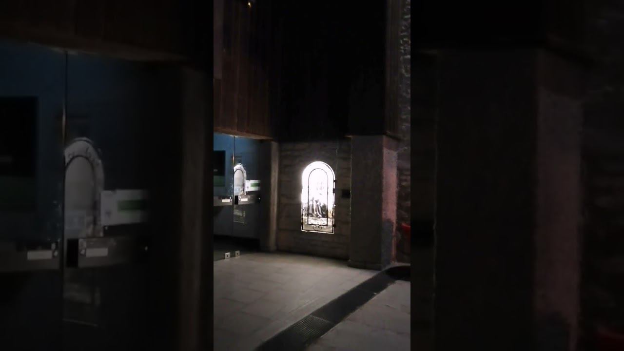 Концерт возле церкви #европа #эмиграция смотреть онлайн