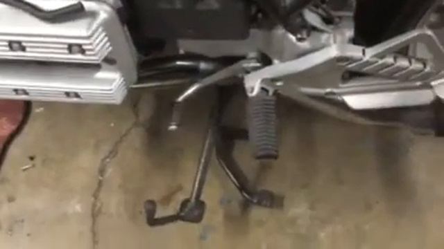 trek97 Eric BMW K75 kickstand смотреть онлайн