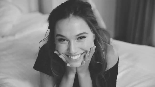 Alexis Ren: Bodak Yellow x Cardi B смотреть онлайн