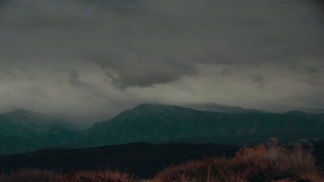 Dreamy Clouds Dancing Over Majestic Mountains- Feel The Mountain Air And Cool Breeze! смотреть онлайн