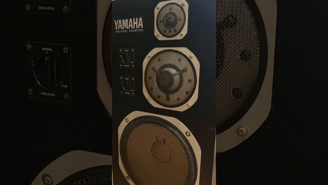 yamaha ns1000m vs Luxkit a3000, cl36 смотреть онлайн