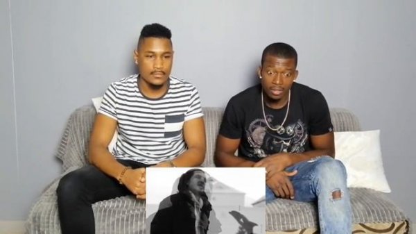 ФОНТАНЧИК С ЧЁРНЫМ ДЕЛЬФИНОМ / ГИО ПИКА реакция иностранцев