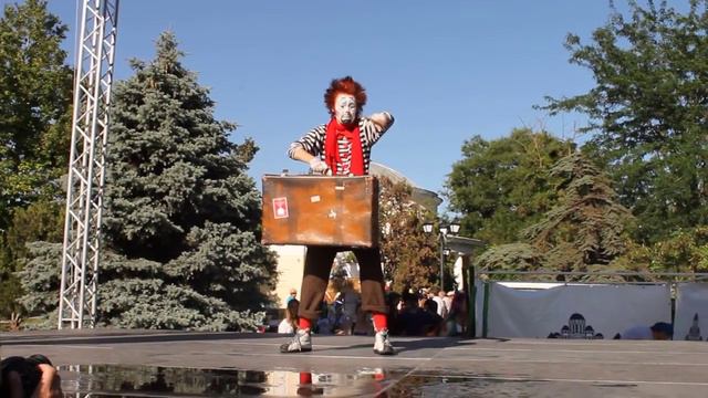 НЕЗАВИСИМАЯ КЛОУНАДА ДОЖ номер ЧЕМОДАНА смотреть онлайн