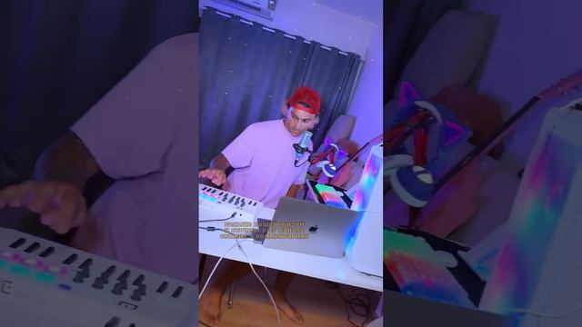 Написал РОМАНТИЧНУЮ ПЕСНЮ😃 смотреть онлайн