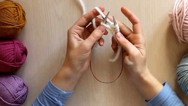 Вязание для начинающих - как вязать КРОМОЧНЫЕ петли #KVK смотреть онлайн