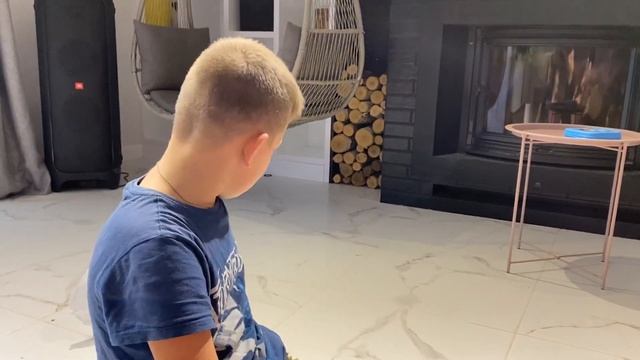 ВЛОГ. ПОСЫЛКА для БРАТЬЕВ. КАКМЫ ДЕЛАЕМ ДОМАШКУ в ШКОЛУ. День Брос Шоу смотреть онлайн