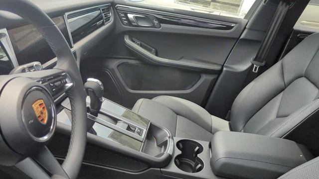 Обзор автосалона Porsche в Майями? Porsche Taycan 4S, Panamera, Cayenne. GrandCar – авто из США