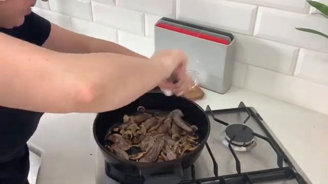 Говядина с грибами портобелло . Просто тает во рту . смотреть онлайн