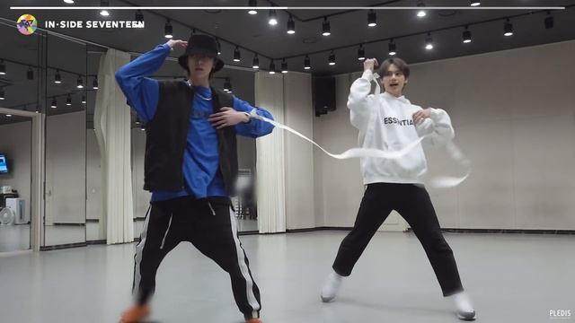 [INSIDE SEVENTEEN] 2021 SEVENTEEN ONLINE CONCERT ‘IN-COMPLETE’ DANCE PRACTICE BEHIND #1 смотреть онлайн