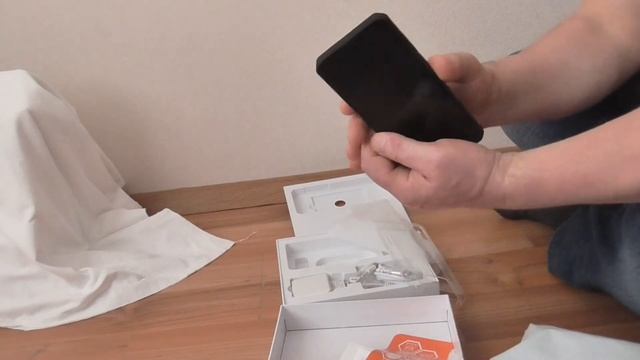 распаковка телефона Оукетель К 12 смотреть онлайн