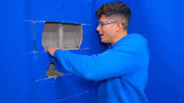 ESCAPANDO DE CAJA INDESTRUCTIBLE DE 100 CAPAS !! смотреть онлайн