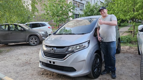 Где лучше покупать в Японии или России? Honda Freed