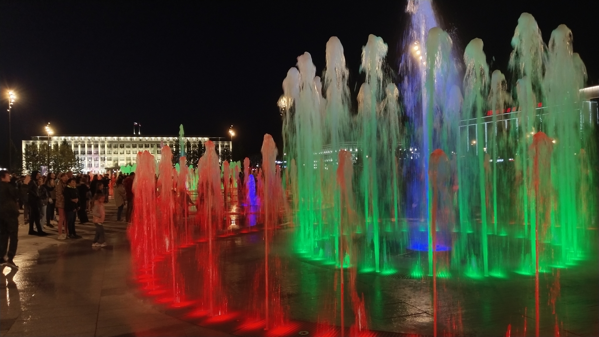 Фонтан на площади Ленина смотреть онлайн